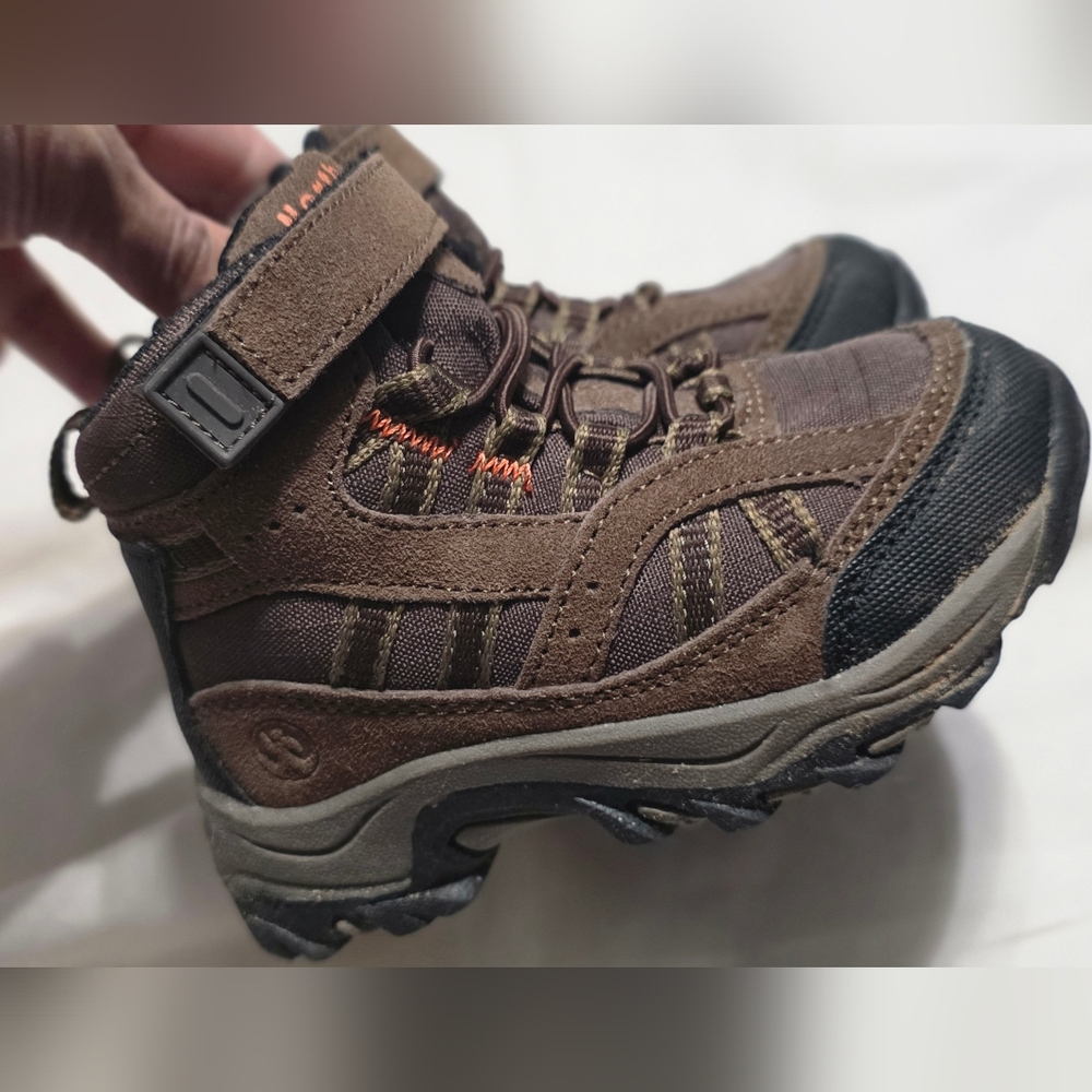 Northside Brown and Black Kids Boots Size 6